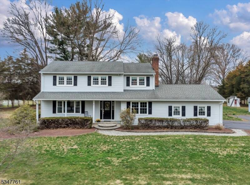 20 Country Club Dr, Raritan Twp., NJ 08551