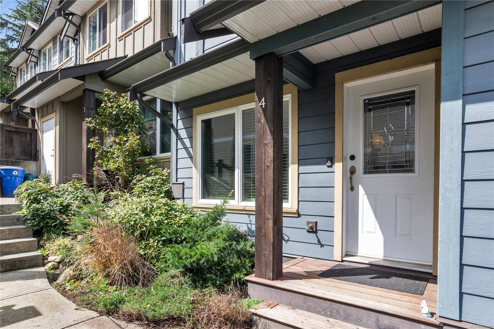 1141 2nd Ave #4, Ladysmith, BC V9G 1B8