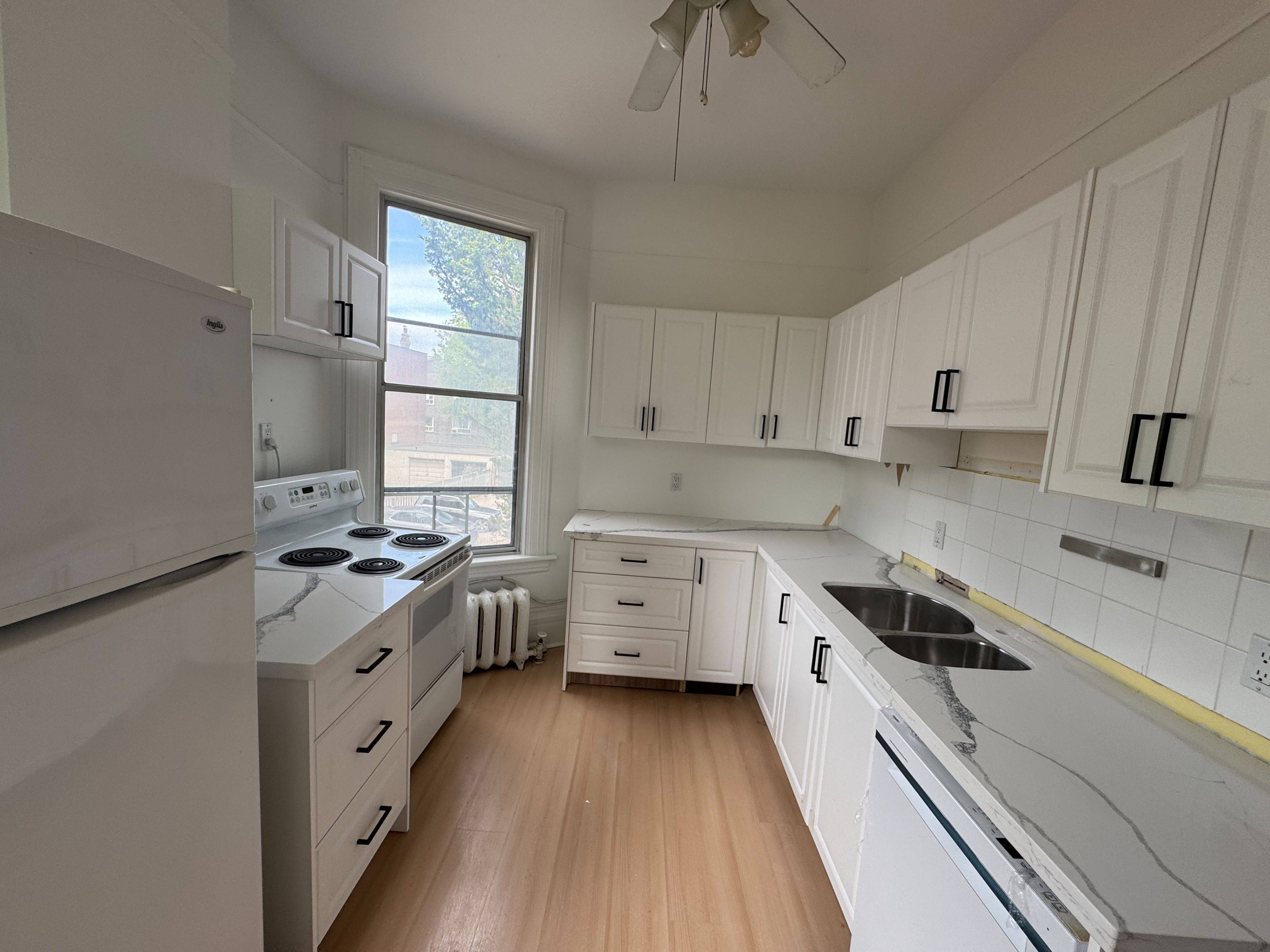 Toronto C10, ON M4P 1Z8,42 Keewatin AVE #2nd Floor