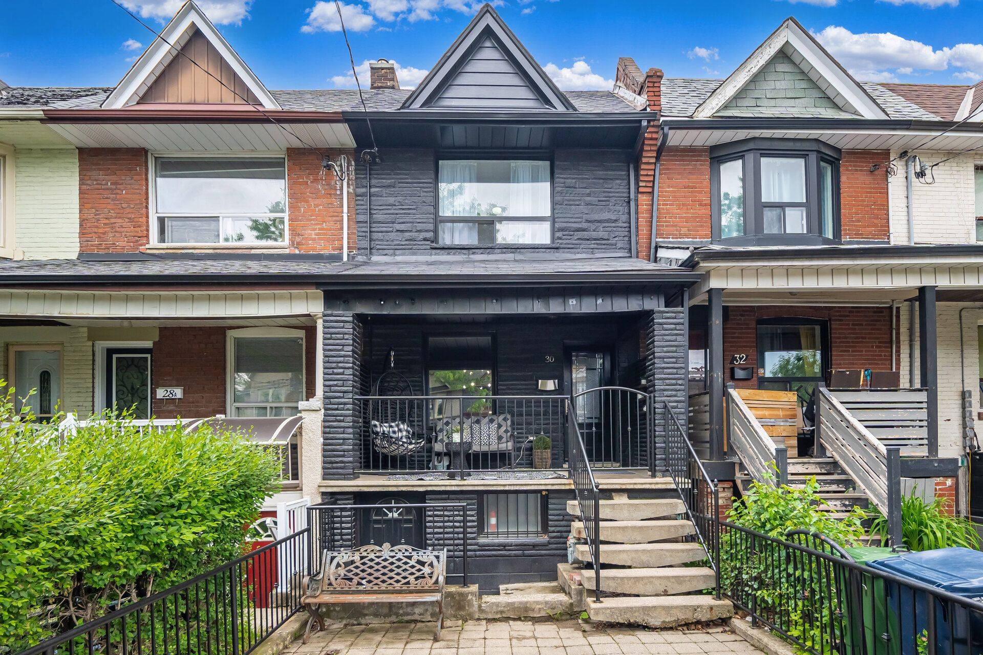 Toronto C02, ON M6H 2R4,30 Somerset AVE