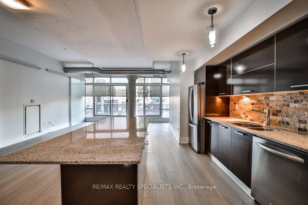 Toronto C01, ON M5V 1H6,20 Stewart ST #803