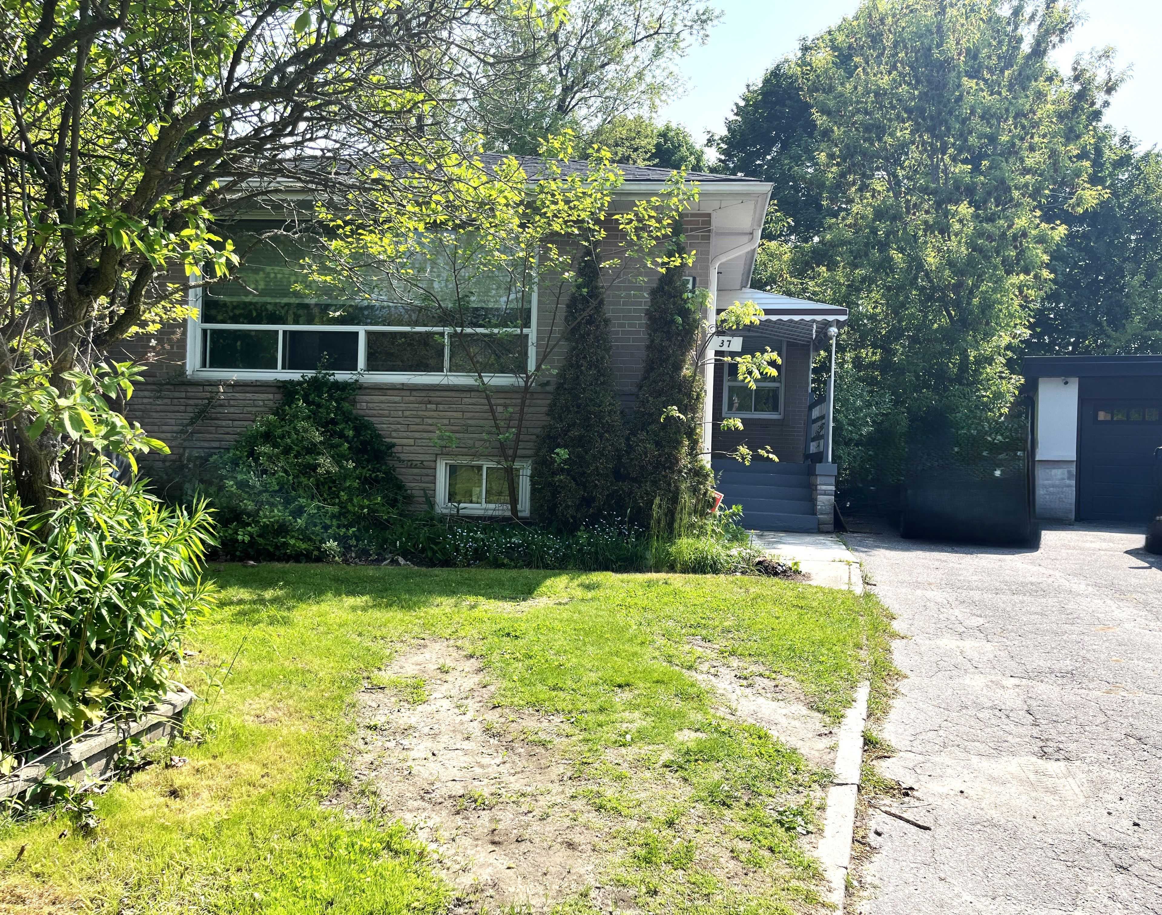 Toronto E10, ON M1E 3N9,37 Darlingside DR
