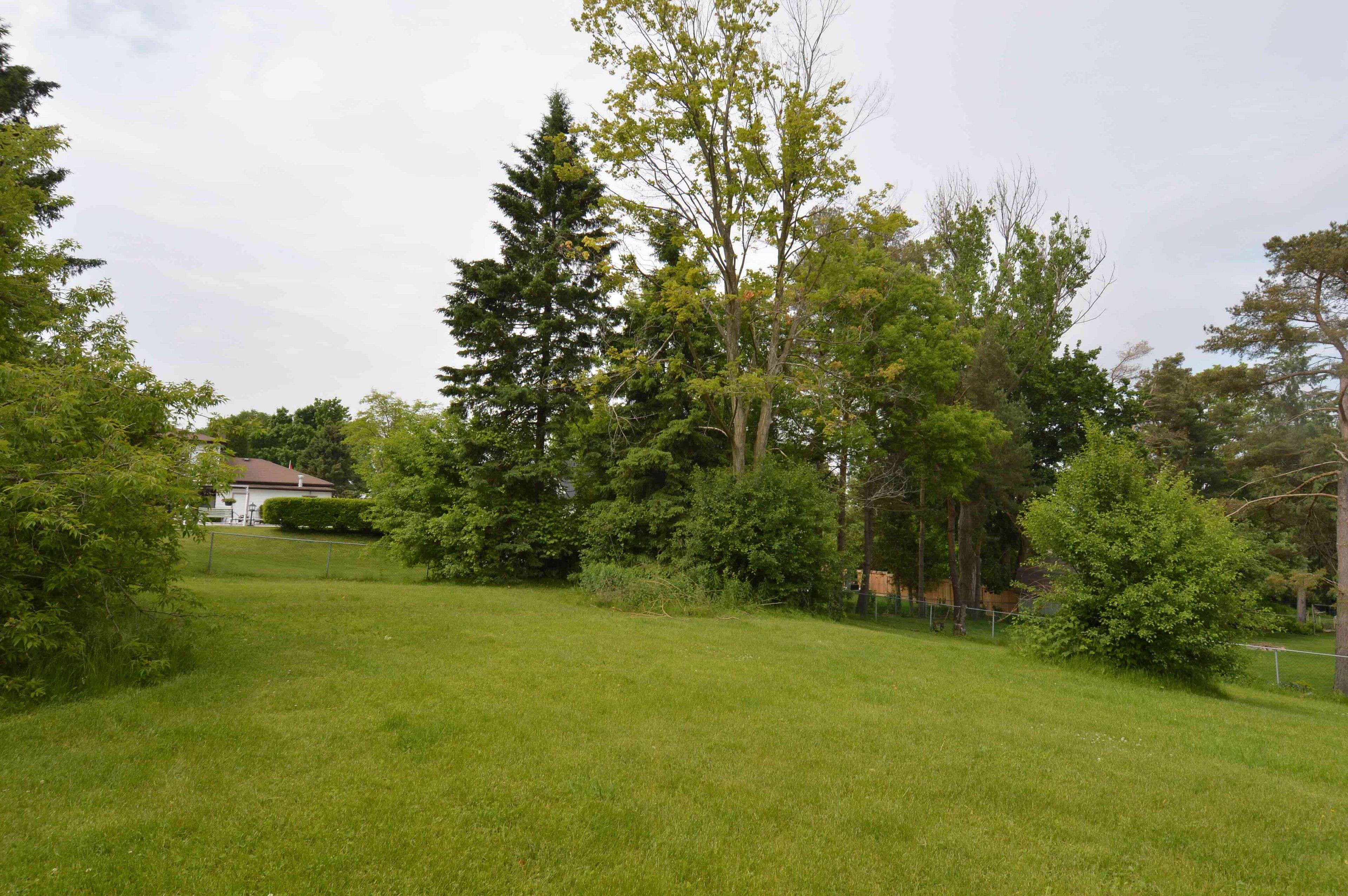 Uxbridge, ON L9P 1B9,24 Young ST