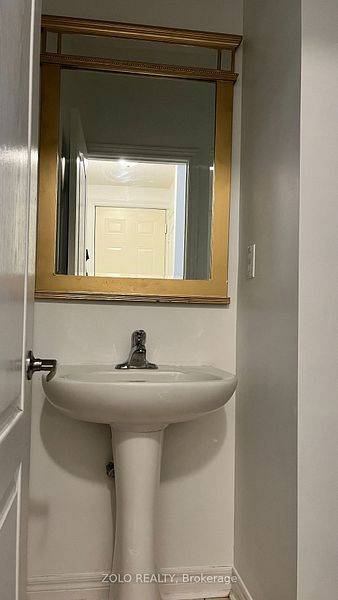 Mississauga, ON L5R 0C9,4718 Centretown WAY