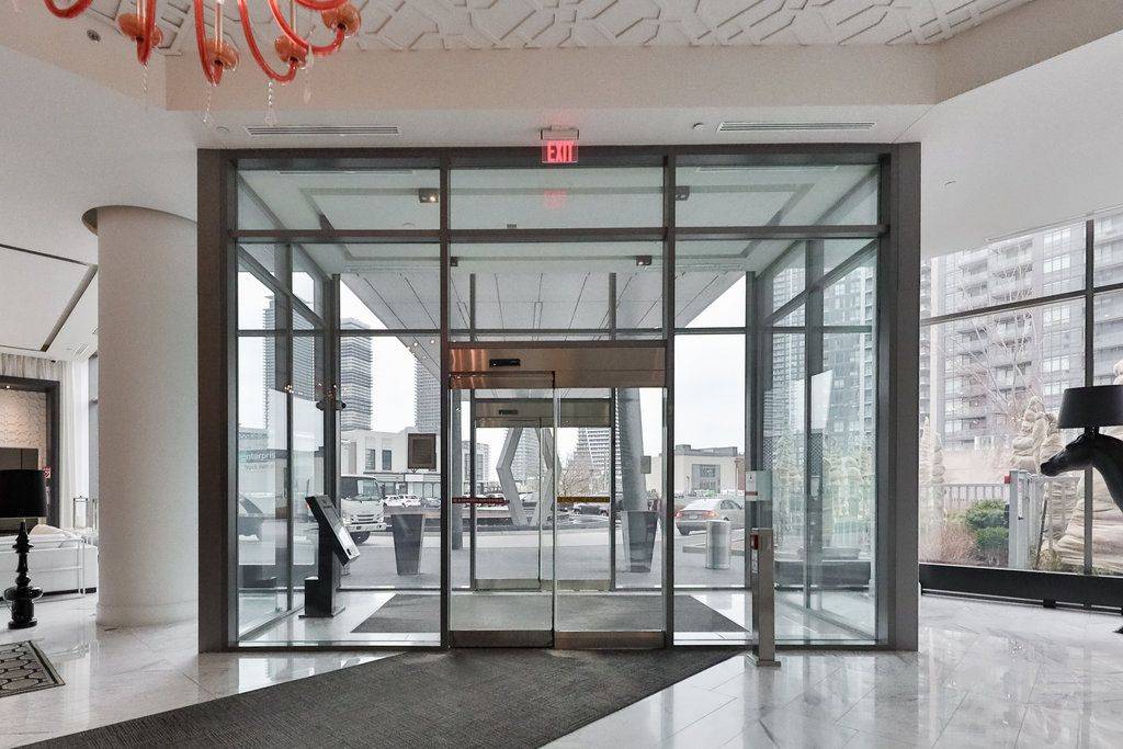 Toronto W06, ON M8Y 0B5,88 Park Lawn RD #1511
