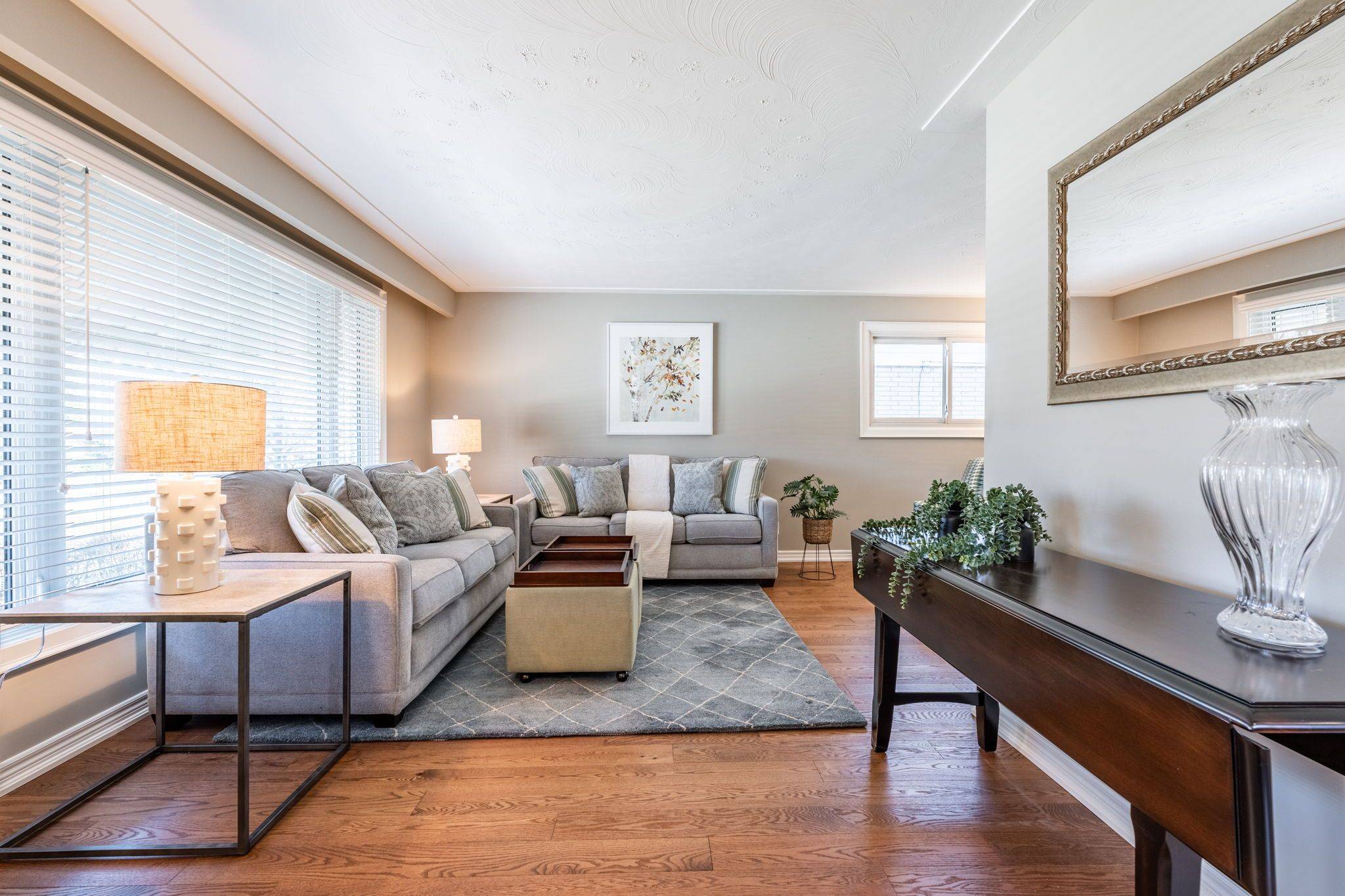 Burlington, ON L7N 3B8,648 Thornwood AVE