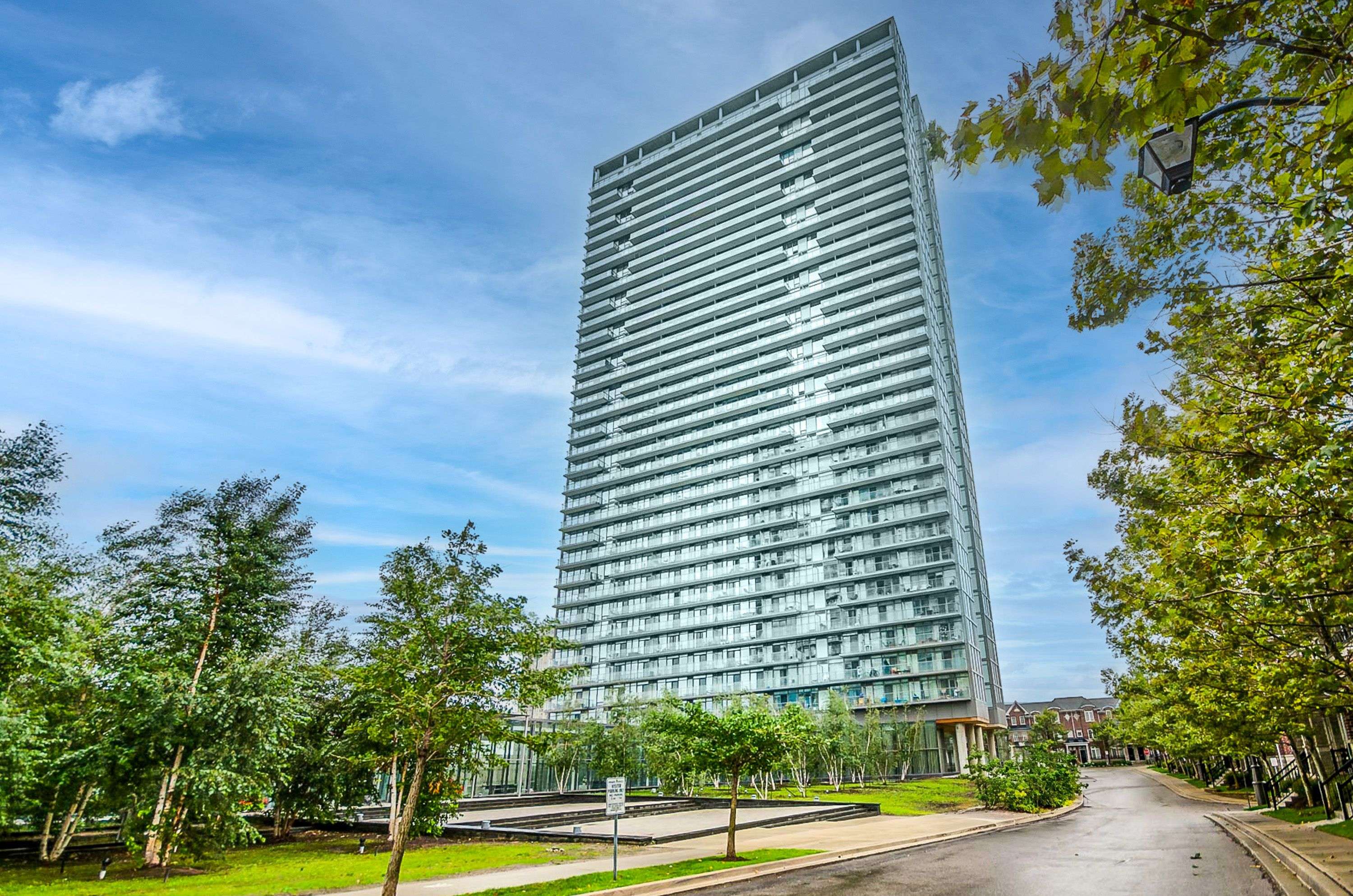 105 The Queensway N/A #513, Toronto W01, ON M6S 5B5
