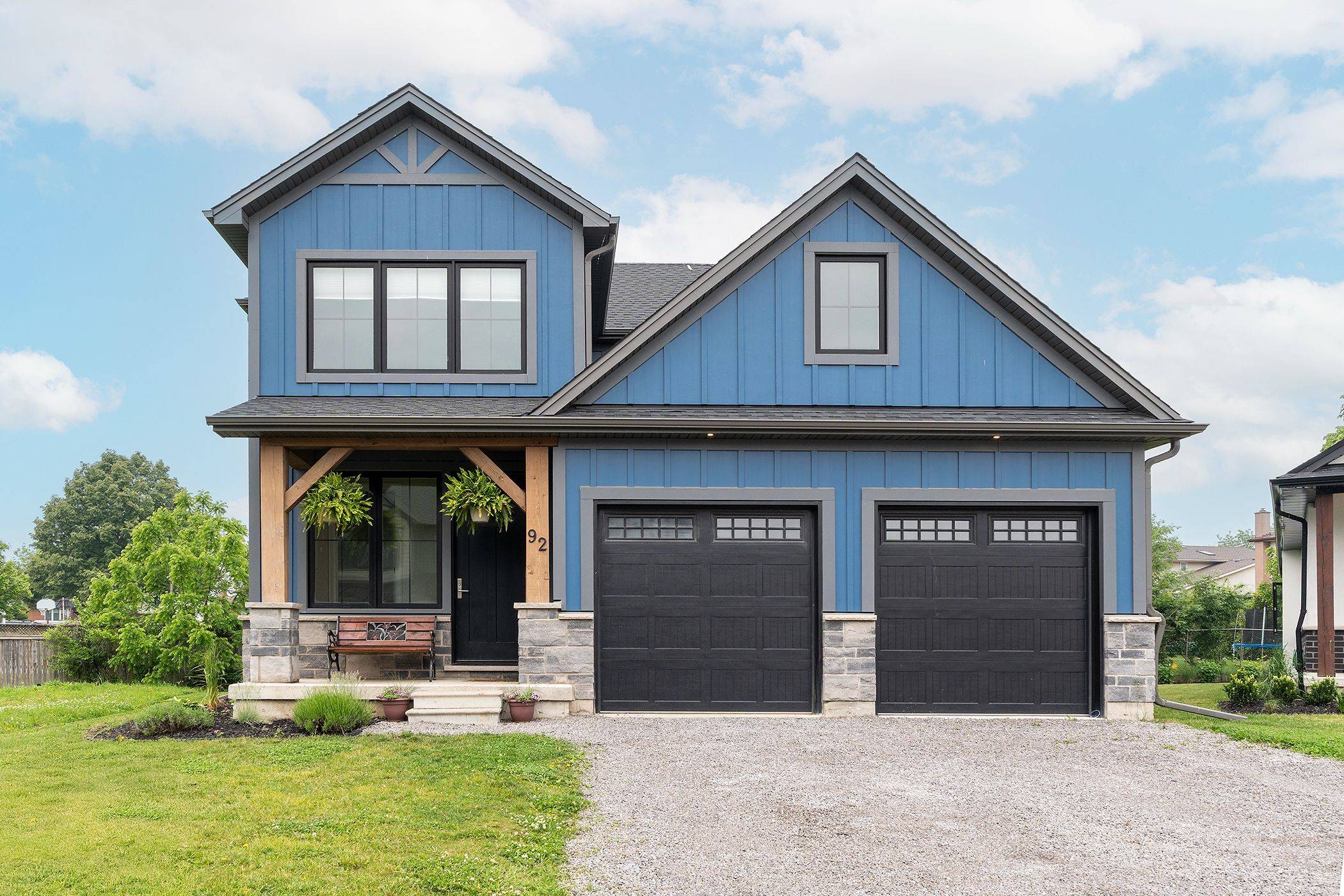 Thorold, ON L2V 0J9,92 Ivy CRES