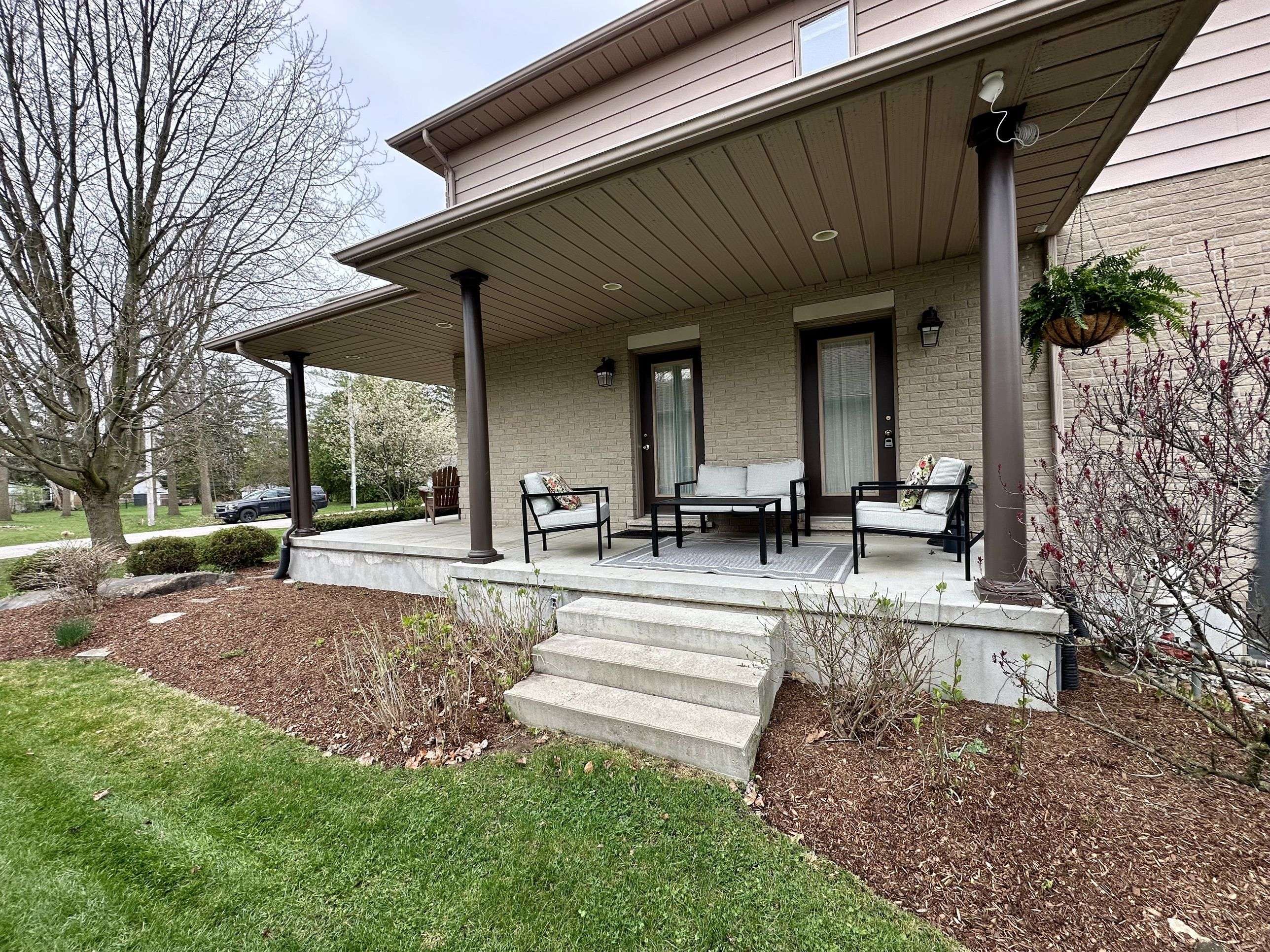 Strathroy-caradoc, ON N0L 1W0,2610 Emerson ST