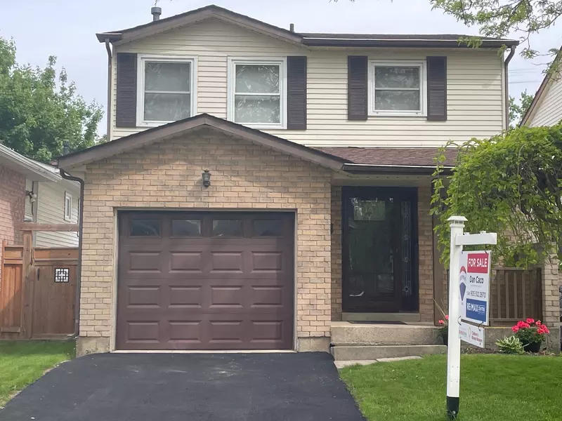 56 Muscot DR, Hamilton, ON L8J 2B3