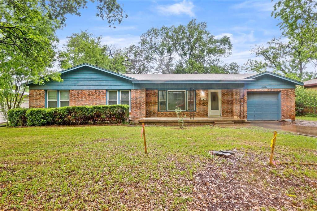 3145 Ray Drive W,  Haltom City,  TX 76117
