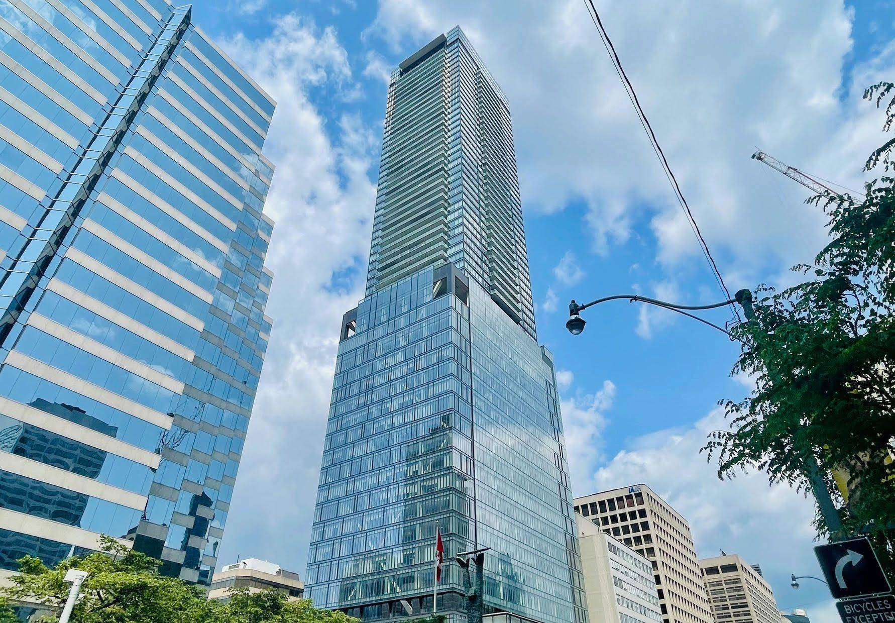 488 University AVE #2311, Toronto C01, ON M5G 0C1