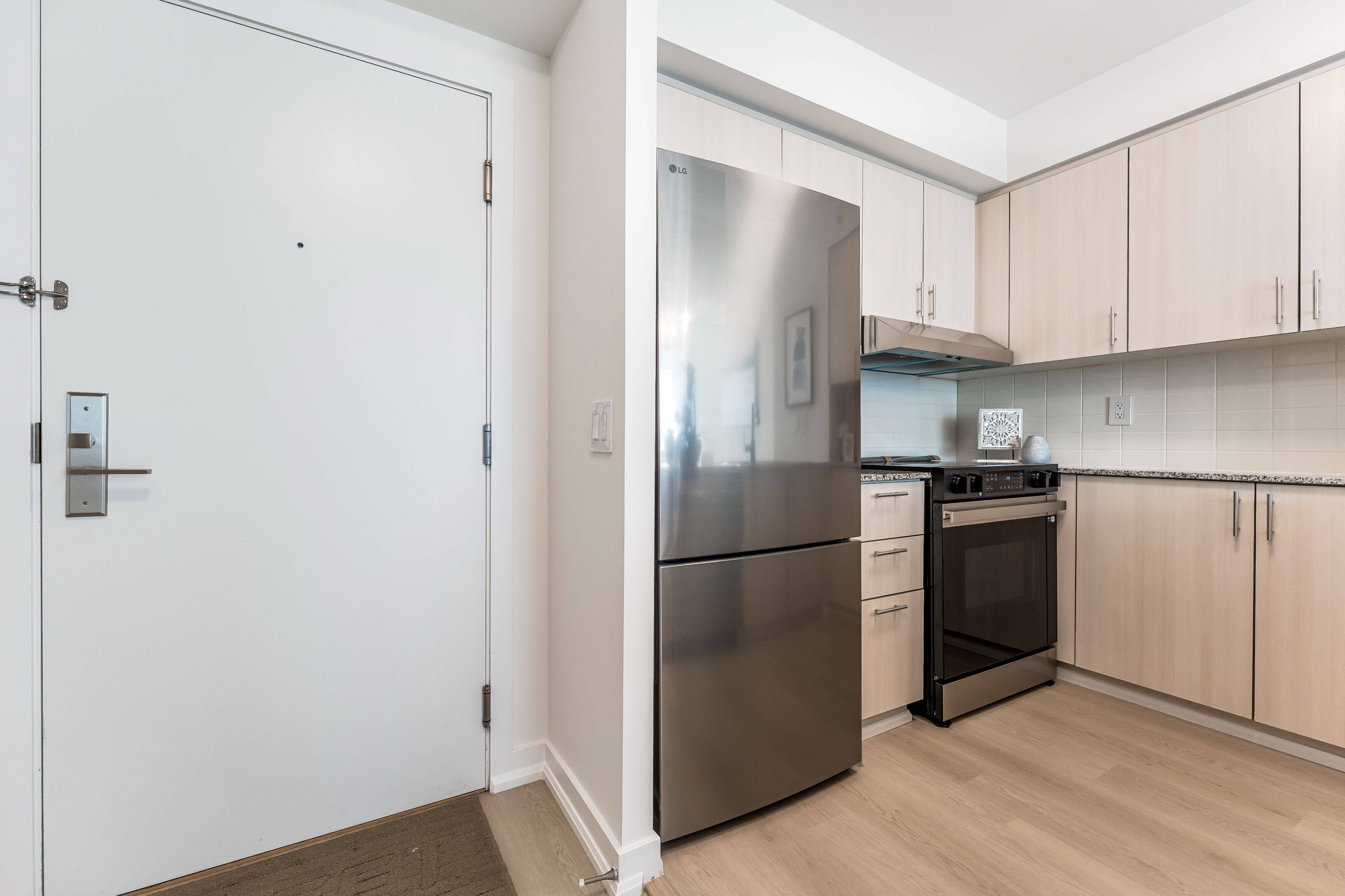 Toronto C07, ON M2M 0B1,5740 Yonge ST #1608