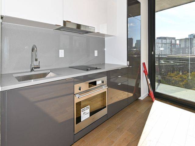 Toronto C08, ON M5A 0T4,21 Lawren Harris SQ #405