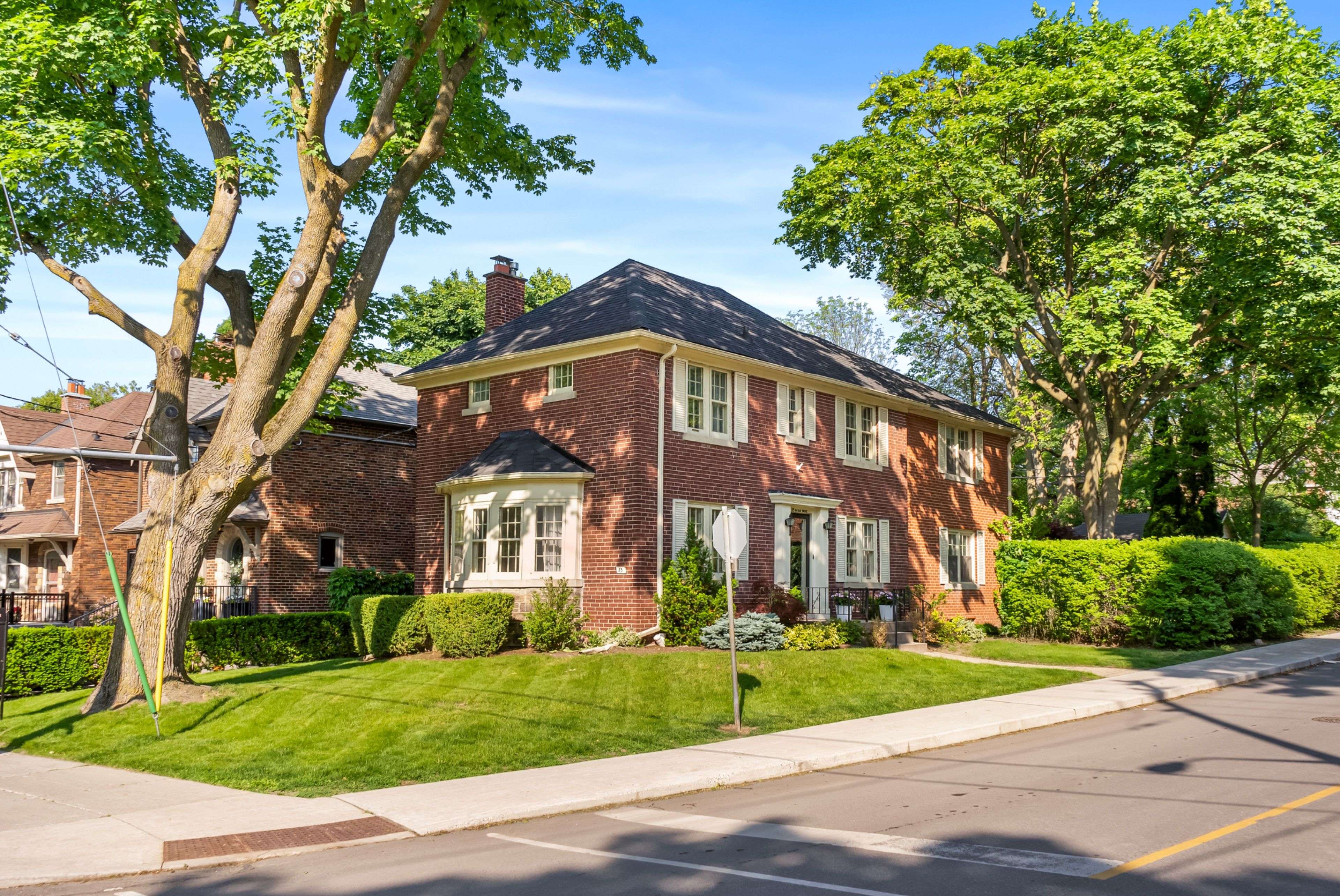 85 McRae DR, Toronto C11, ON M4G 1S6