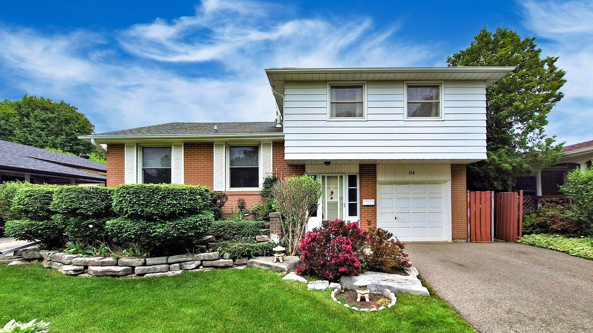 Toronto E09, ON M1H 2L8,64 Highcourt CRES
