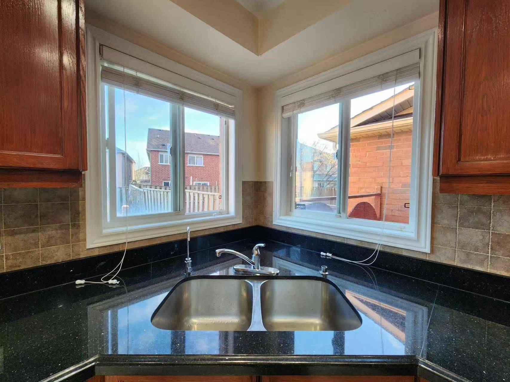 Markham, ON L6C 2X9,77 Westchester CRES