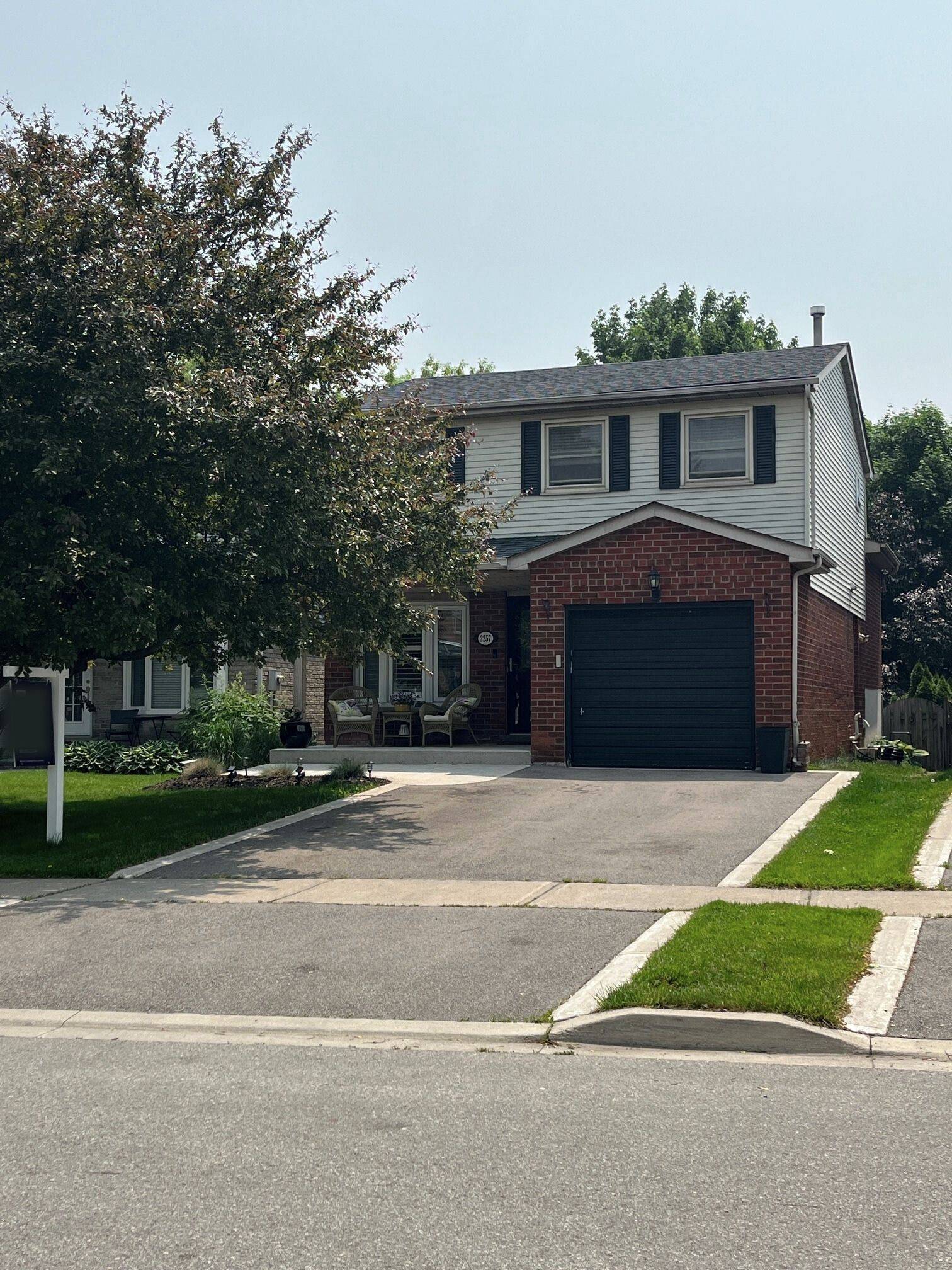 2257 Silverbirch CT, Burlington, ON L7M 3H2