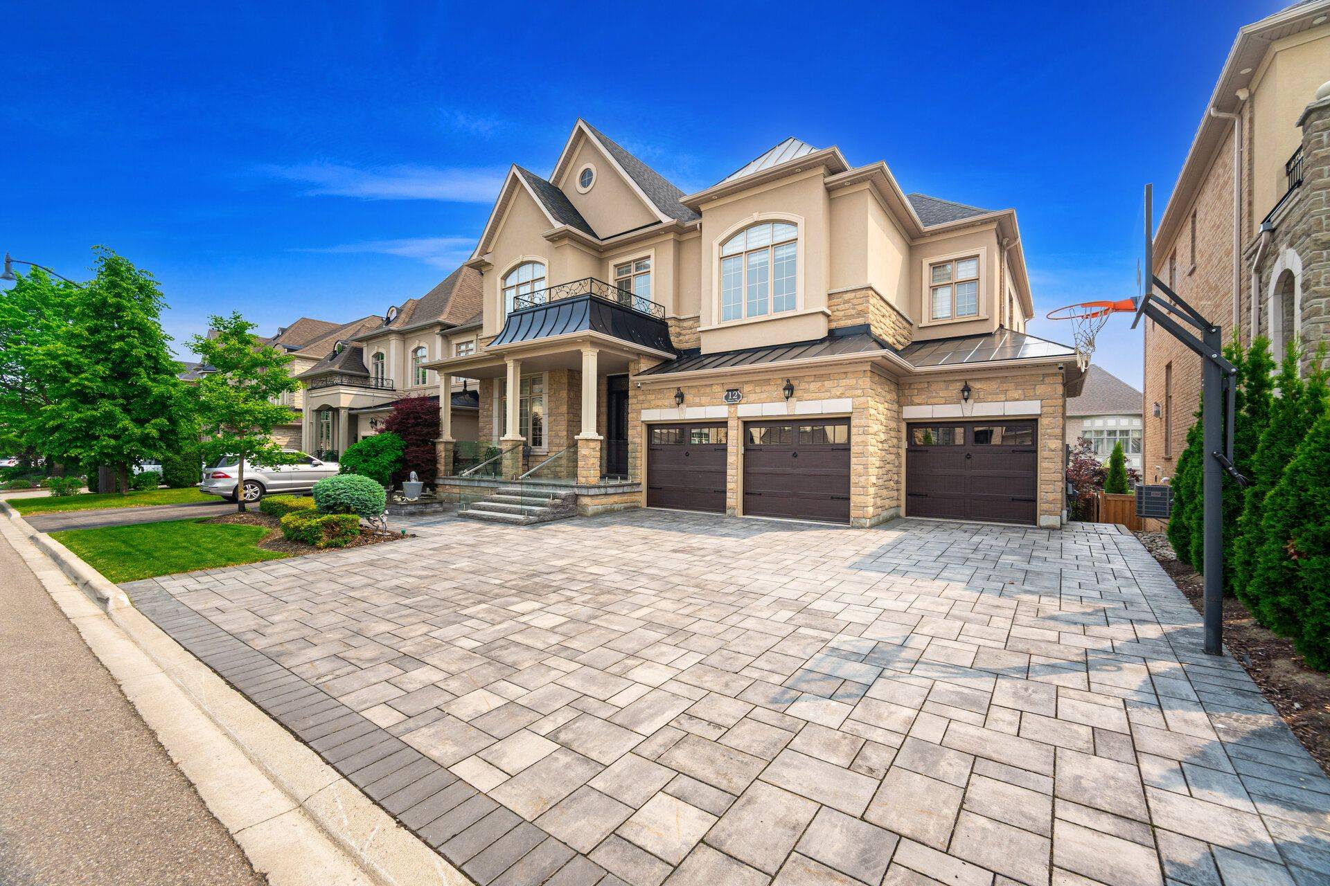 Brampton, ON L6X 1P3,12 Astrantia WAY