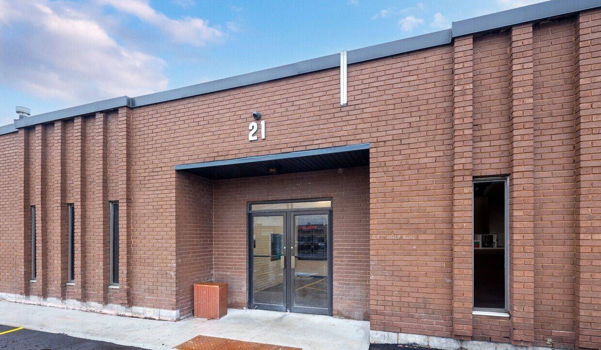 Brampton, ON L6W 3J9,21 Hale RD #16