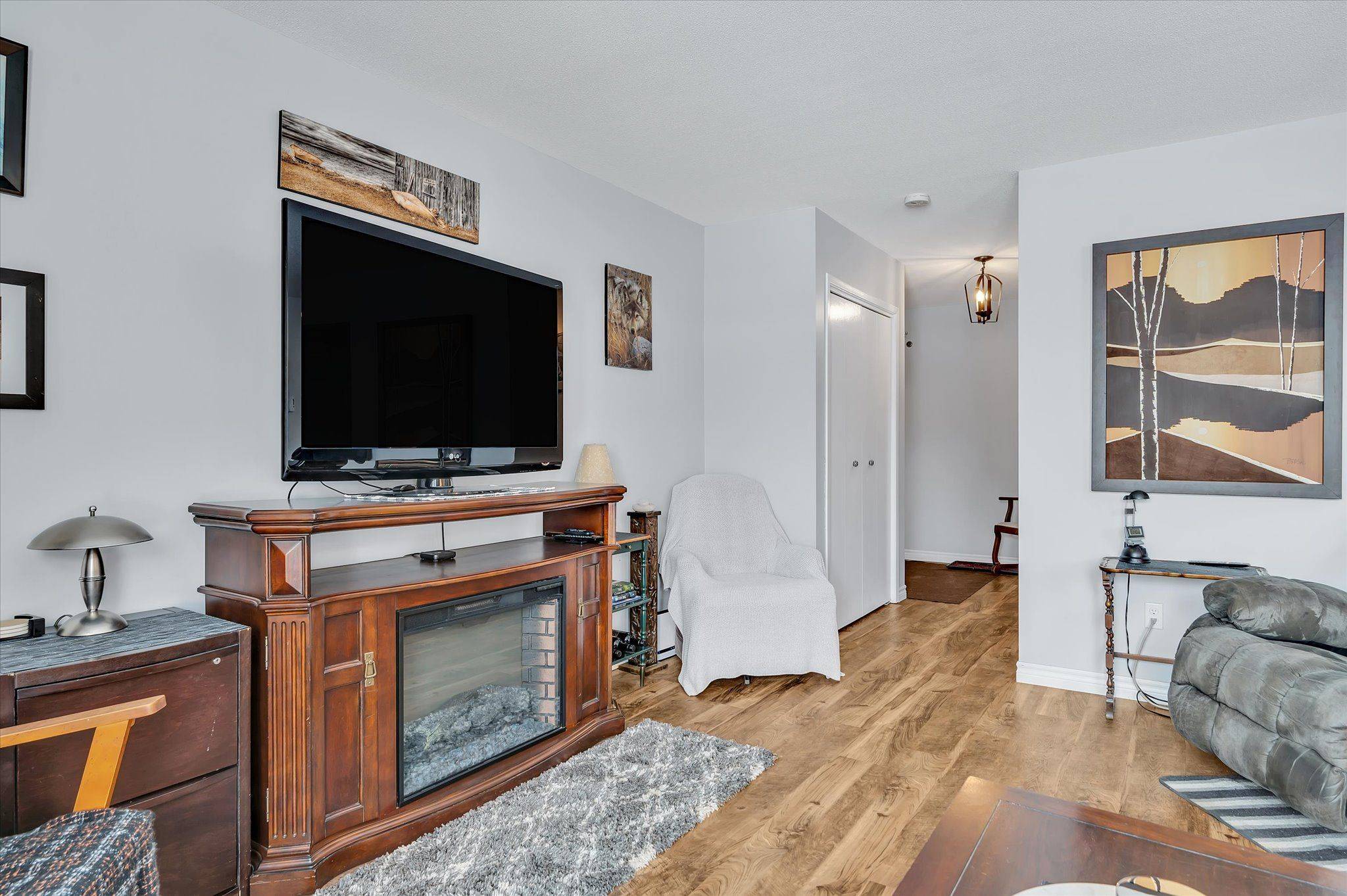 Peterborough West, ON K9K 2C9,2394 Mountland DR W #201