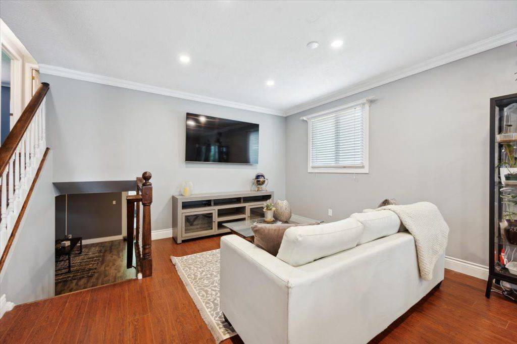 Guelph, ON N1H 7P3,9 PAULINE PL