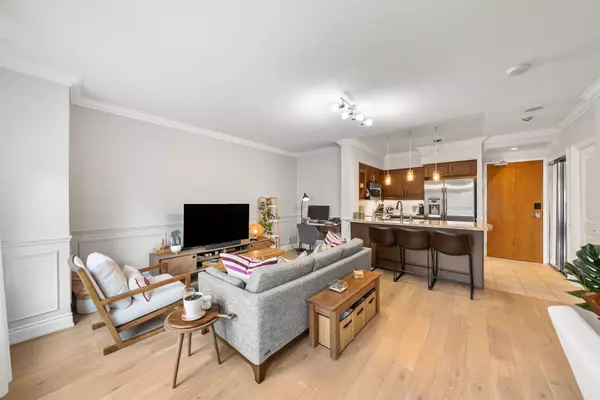Toronto W01, ON M6S 1A4,1900 Lakeshore BLVD W #202