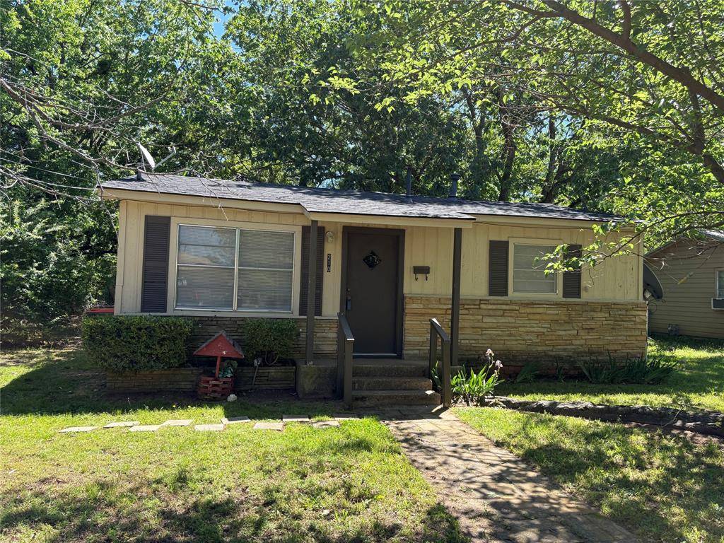 210 NW 31st,  Paris,  TX 75460