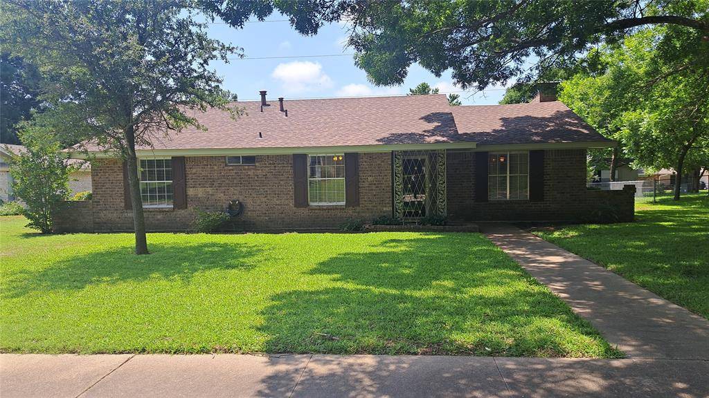 330 Shockley Avenue, Desoto, TX 75115