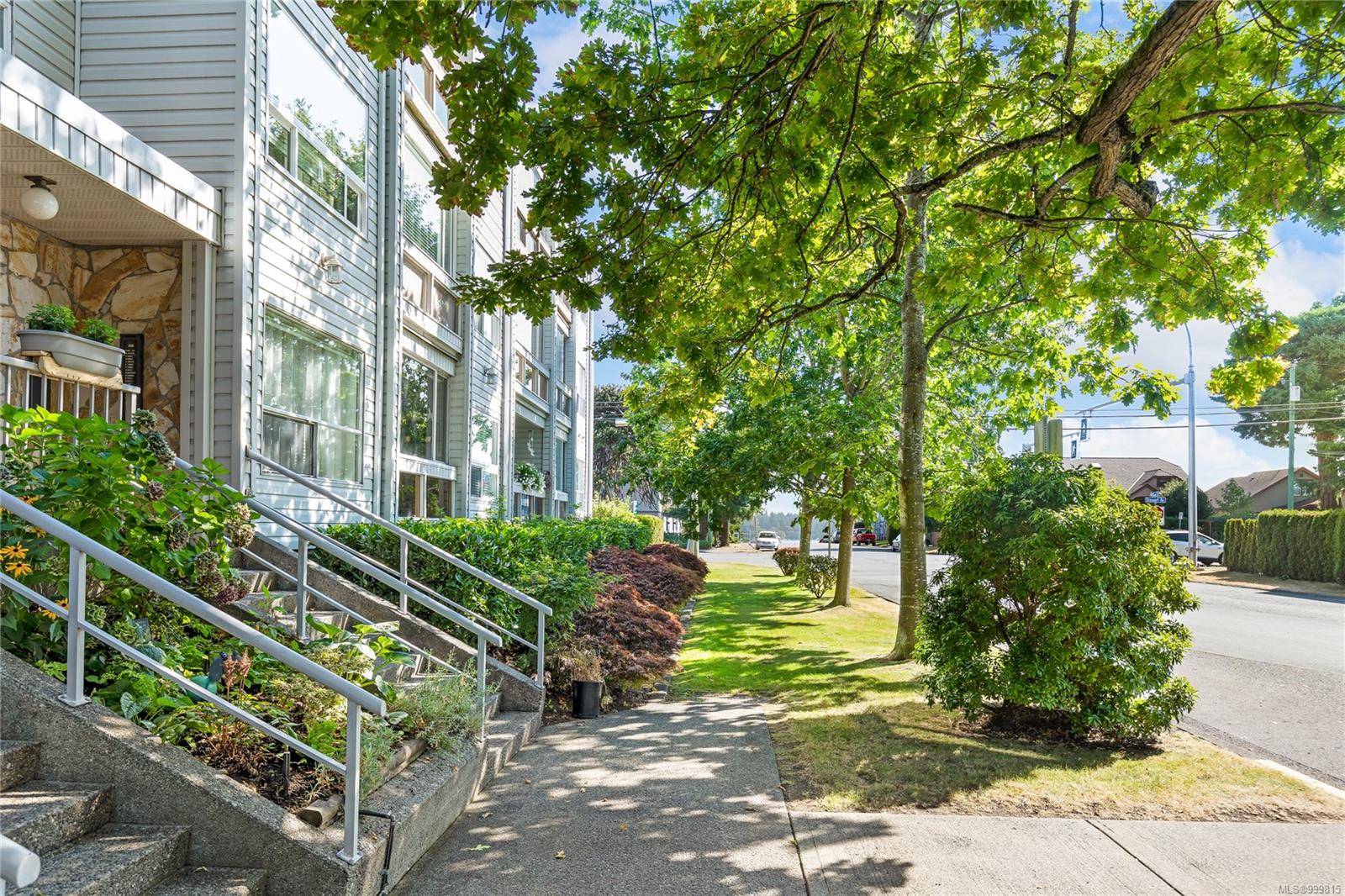 Nanaimo, BC V9S 1A3,100 Dawes St #302