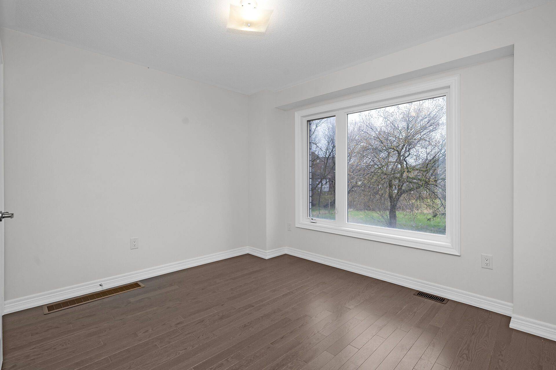 Brampton, ON L6Y 6L2,36 Queenpost DR