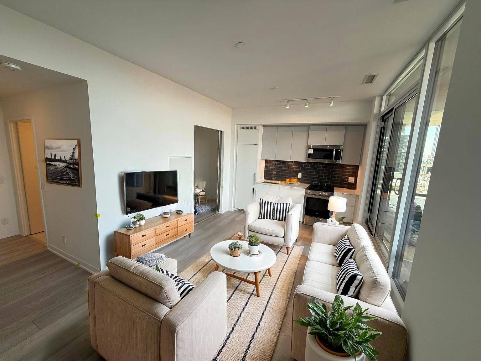 285 Dufferin ST #522, Toronto W01, ON M6K 1Z5