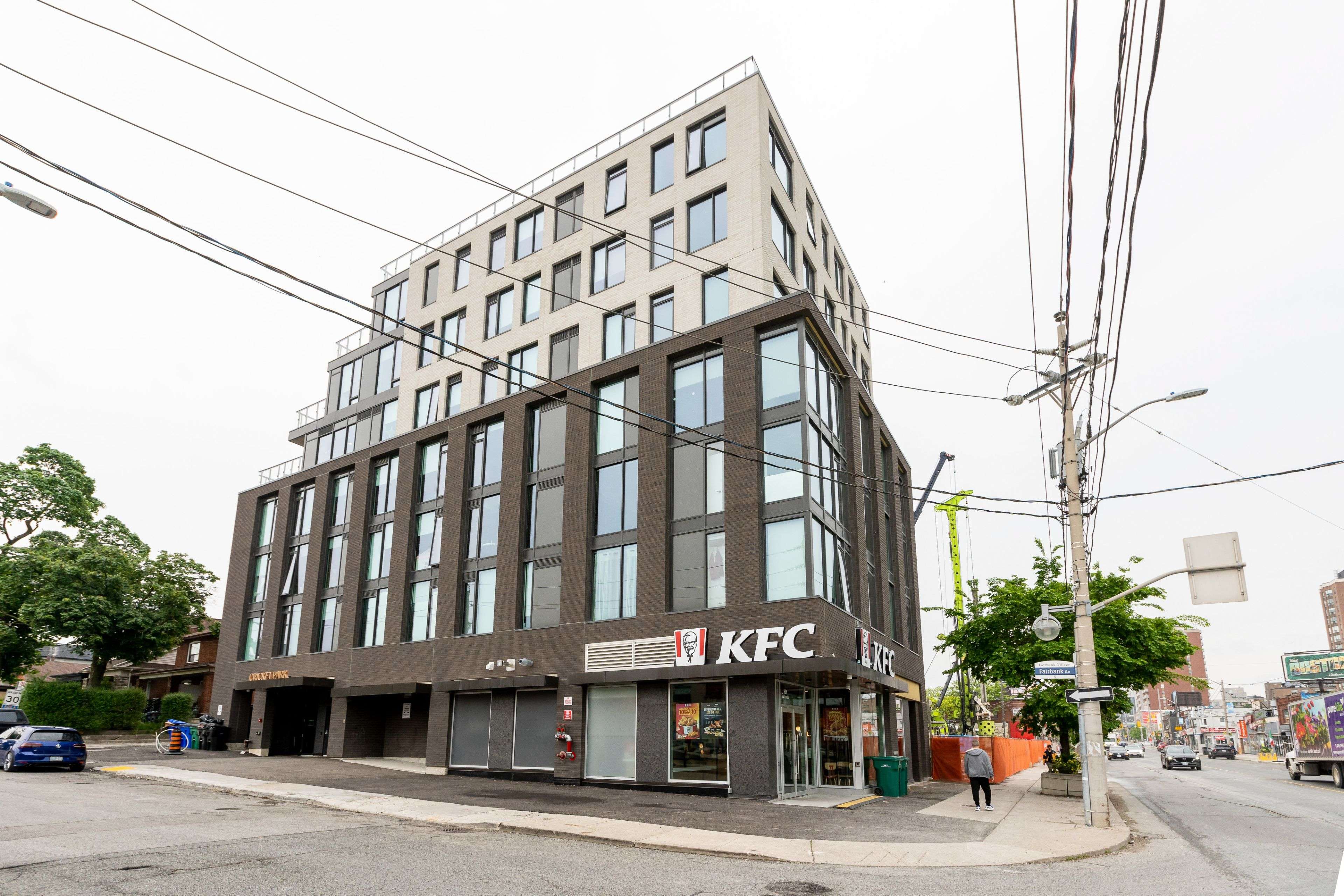7 Fairbank AVE #302, Toronto W04, ON M6E 3Y5