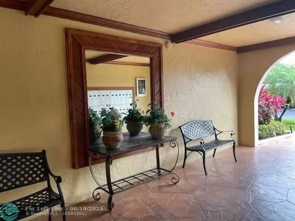Boca Raton, FL 33428,23395 Carolwood Ln #207