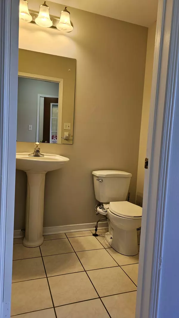 Mississauga, ON L5M 6J1,5950 Glen Erin DR #4