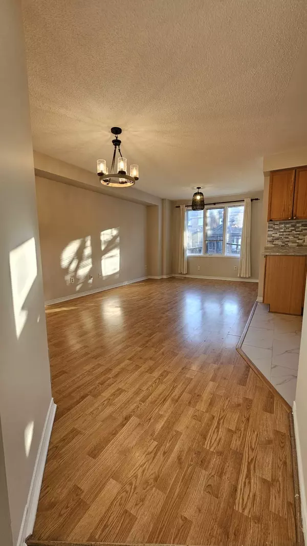 Mississauga, ON L5M 6J1,5950 Glen Erin DR #4