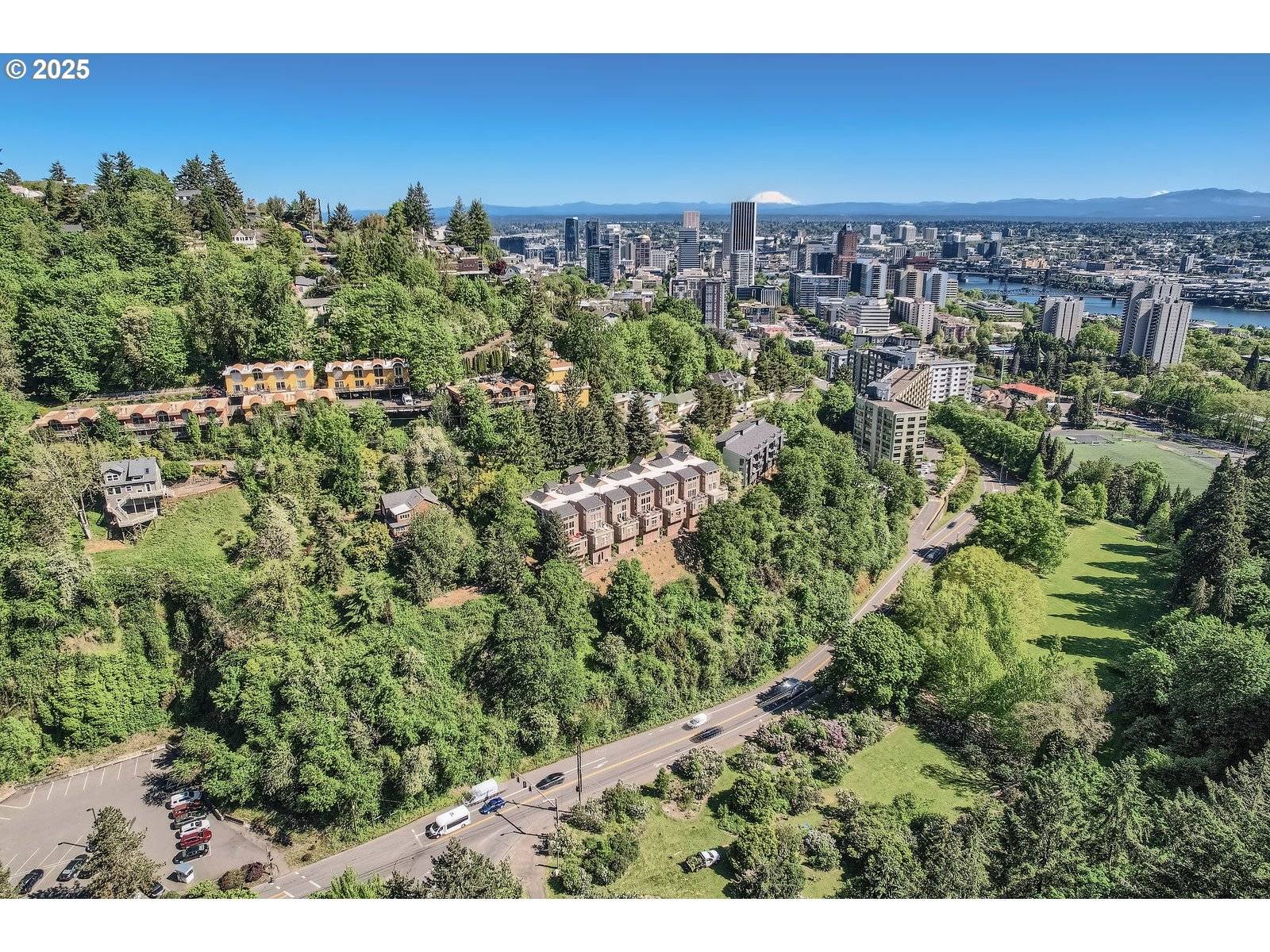 Portland, OR 97201,844 SW Broadway DR #3