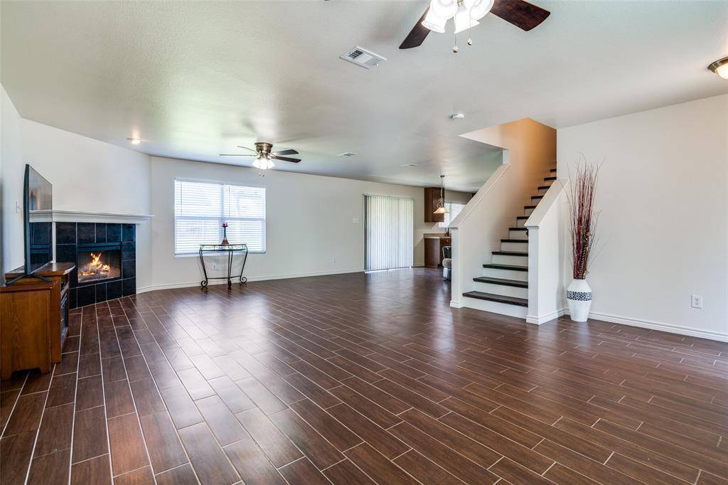 Heartland, TX 75126,2027 Pine Knot Drive