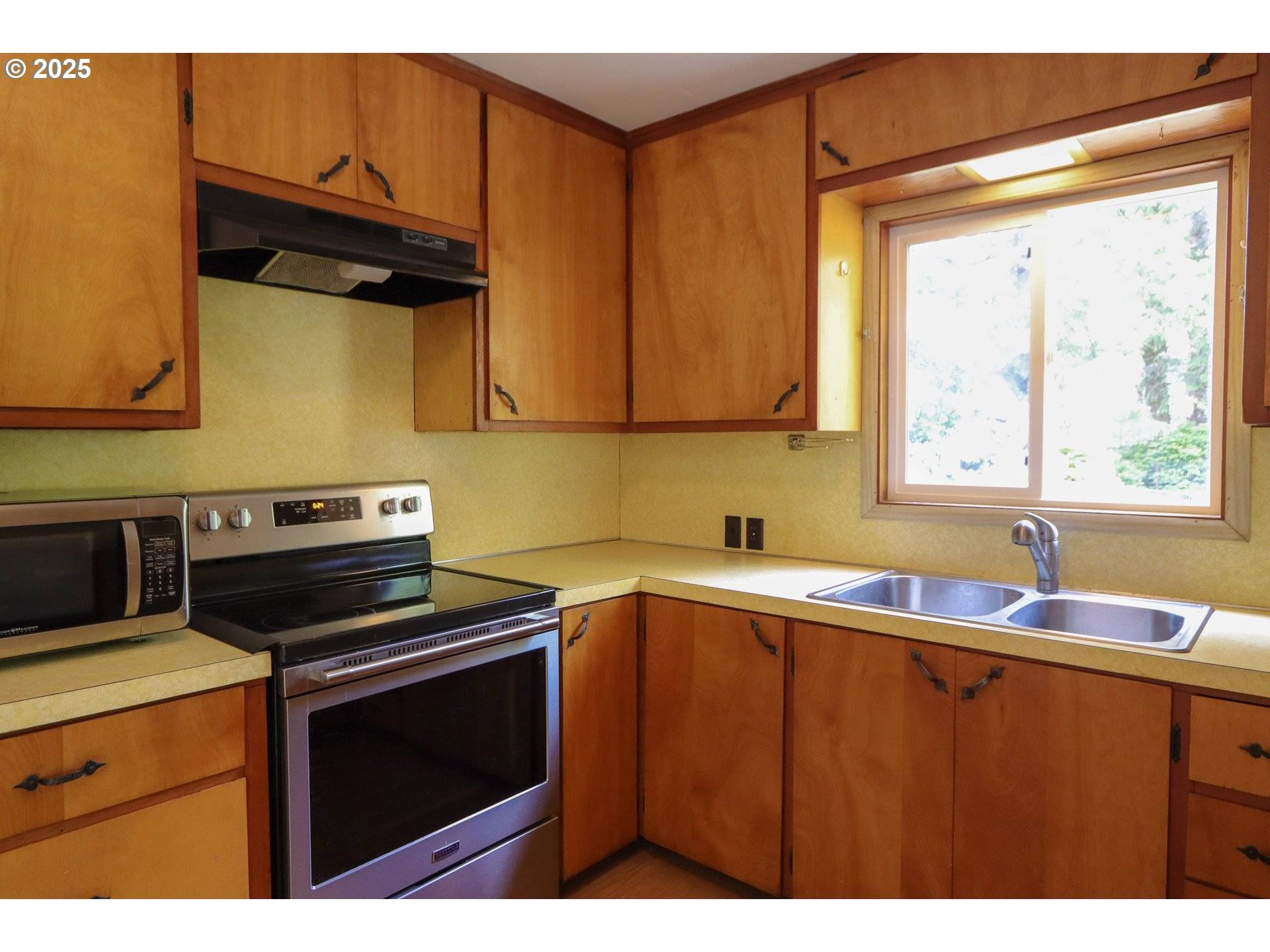 Coos Bay, OR 97420,63673 SEVEN DEVILS RD