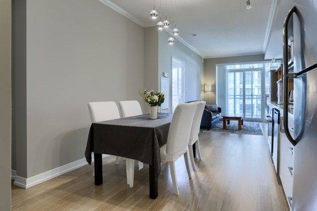 Toronto C10, ON M4S 0A5,98 Lillian ST #1011