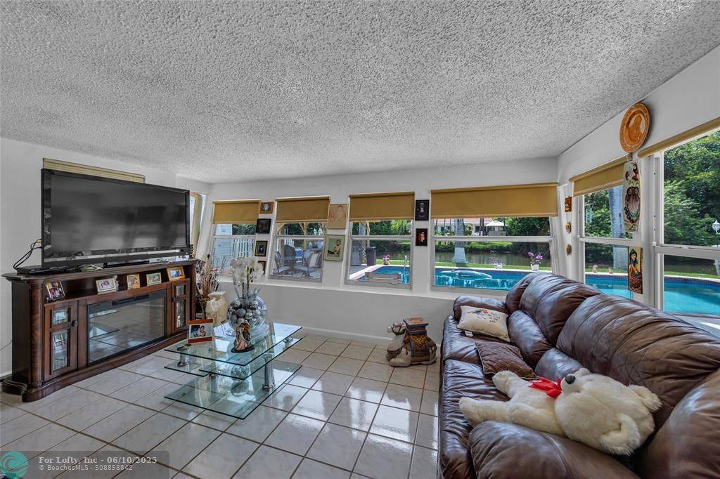 Miami, FL 33180,20130 NE 25th Ct