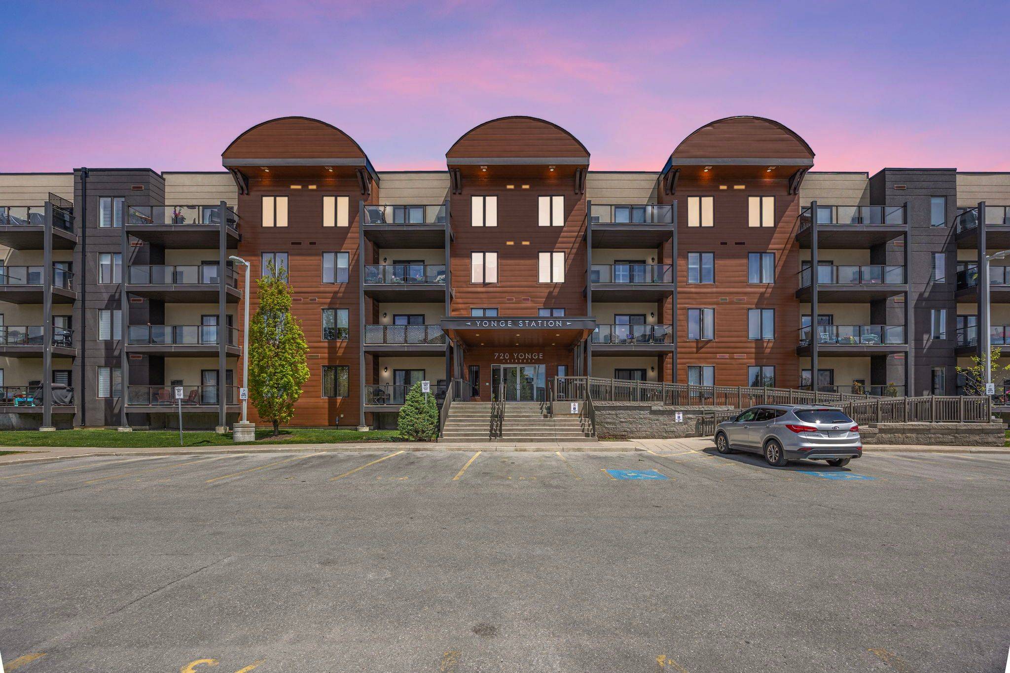720 Yonge ST #205, Barrie, ON L0K 1S0