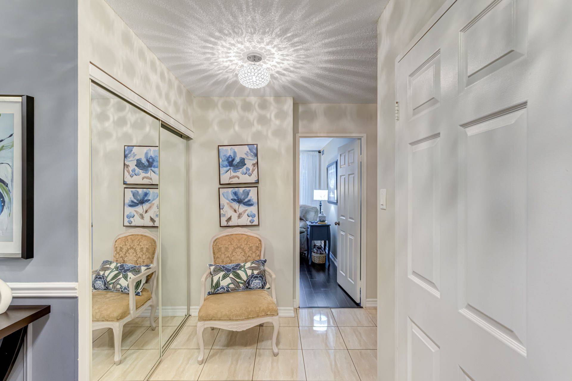 Brampton, ON L6Y 3V1,20 Cherrytree DR #305
