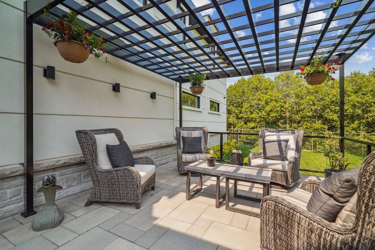 Oakville, ON L6J 2A4,1260 Braeside DR