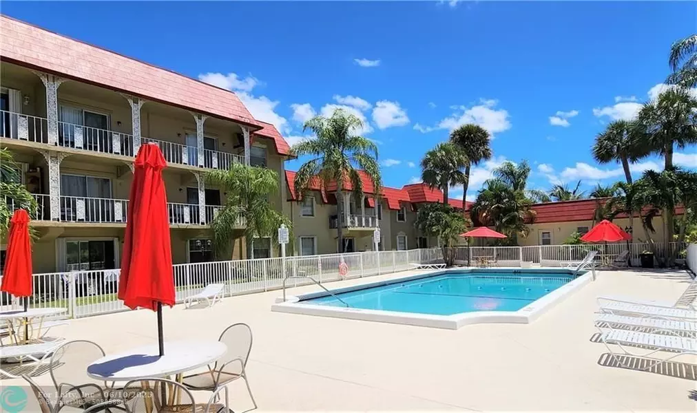 475 SE 8th St #216, Deerfield Beach, FL 33441