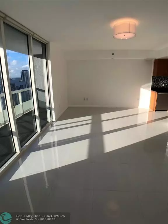Miami, FL 33132,50 Biscayne Blvd #3709