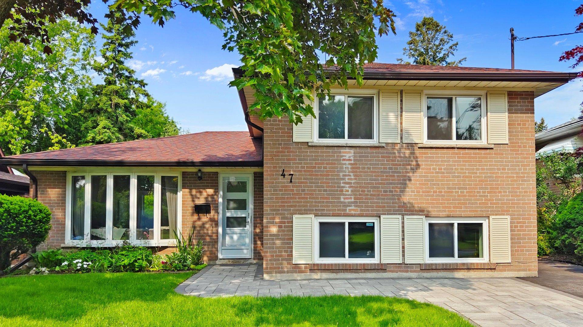 Toronto C15, ON M2H 1V8,47 Flavian CRES