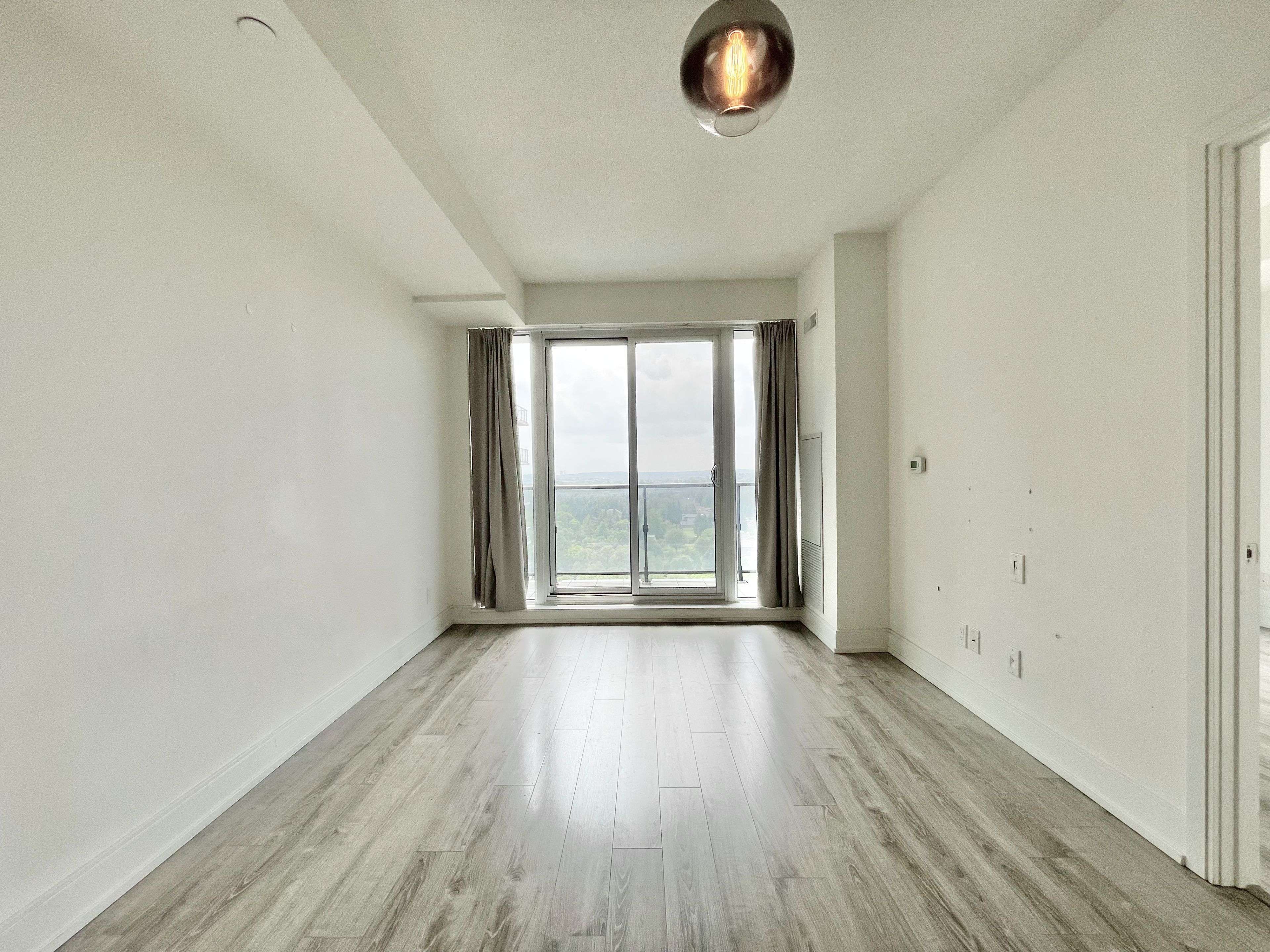 Richmond Hill, ON L4C 0X3,9600 Yonge ST #1607