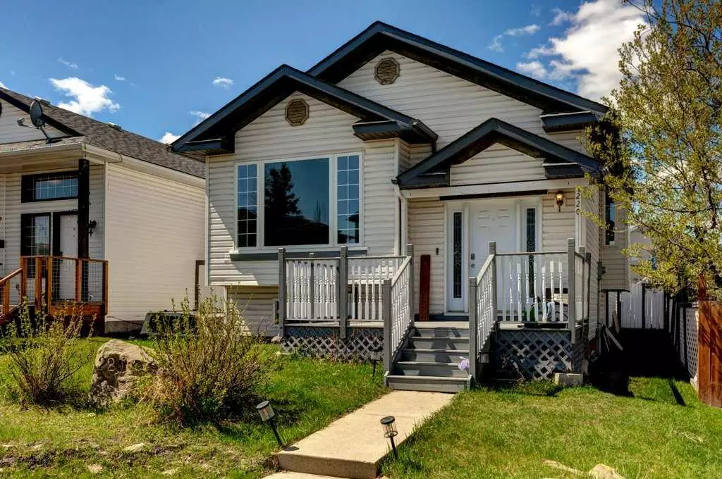 Okotoks, AB T1R 2B1,220 Sheep River LN