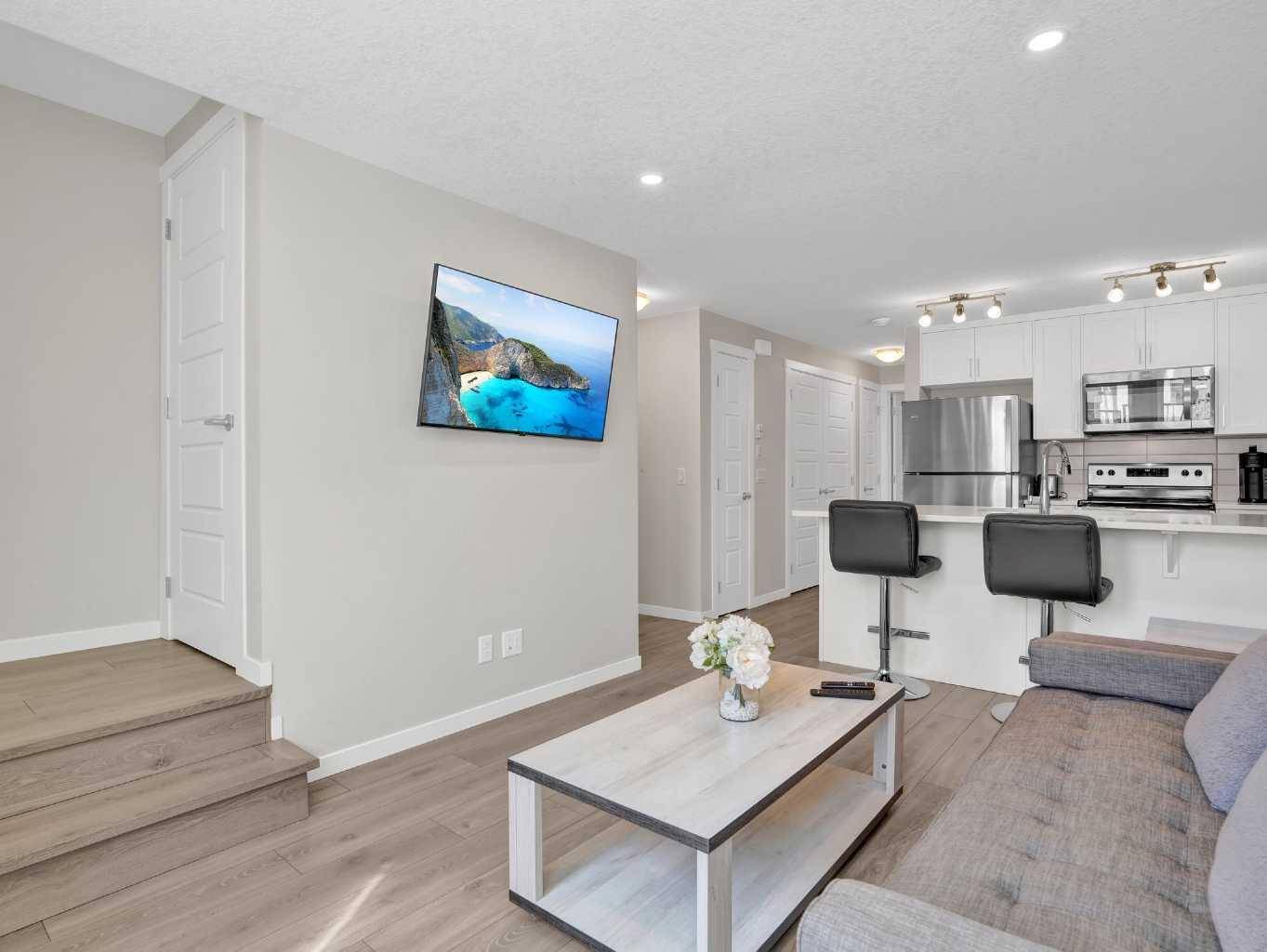 Calgary, AB T3M 3H1,452 Seton CIR SE